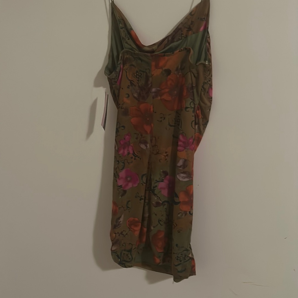Wild fable, size M and color green
